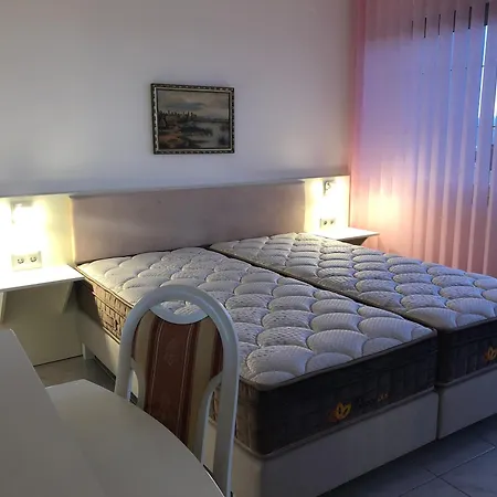 Szabo Haz Apartmán *